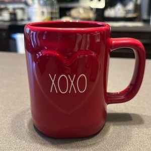 Rae Dunn XOXO valentines mug. NWT